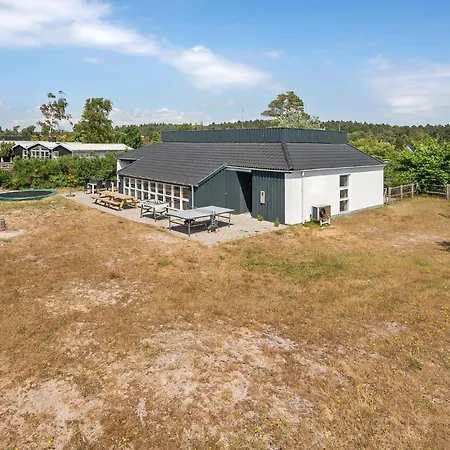 Cozy In With Indoor Swimming Pool Holiday home *